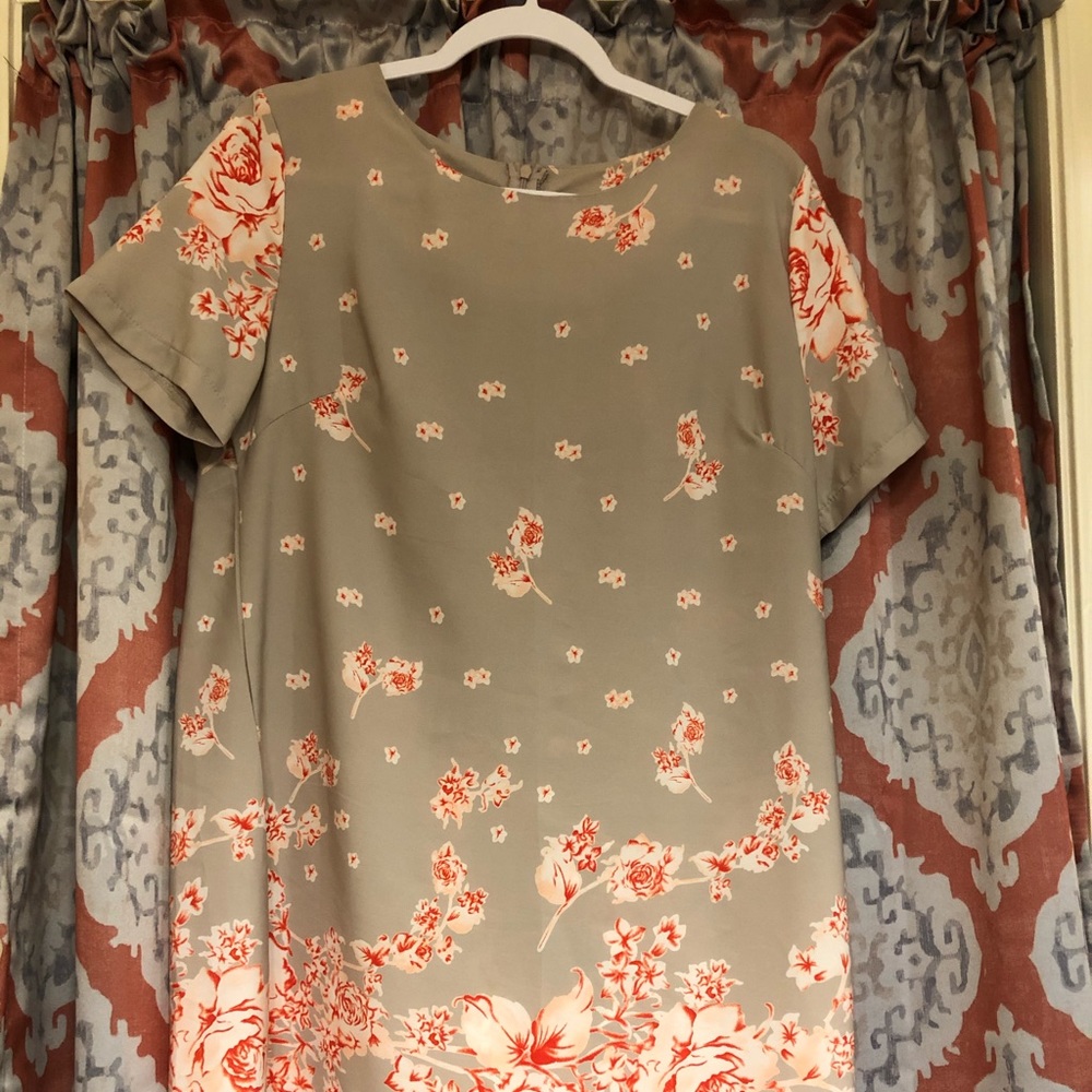 😊 SALE☺️~Orange/gray summer dress.